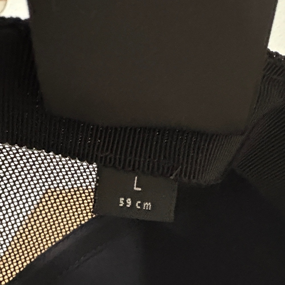 Gucci Beige and Black Tiger Cap - Picture 6 of 9